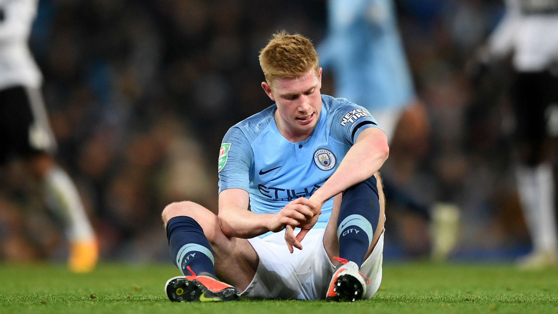 Де брюйне травма. Кевин де Брюйне. De Bruyne Chelsea. Кевин де брёйне и Зинченко.